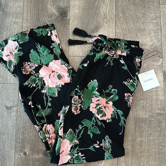 Ellen Tracy painted rose pants - Picture 8 of 8